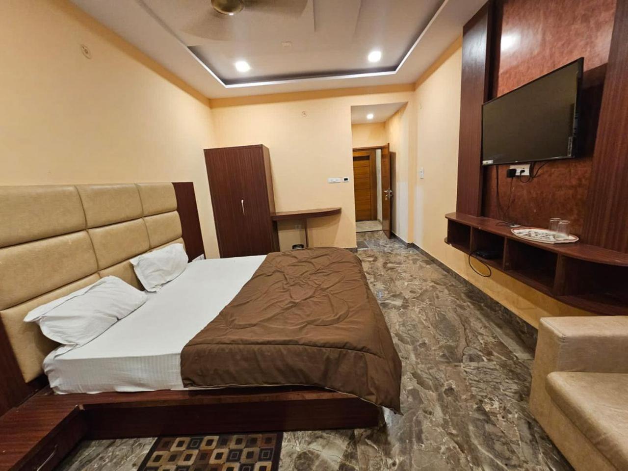 Hotel Aditya Inn Váránasí Exteriér fotografie